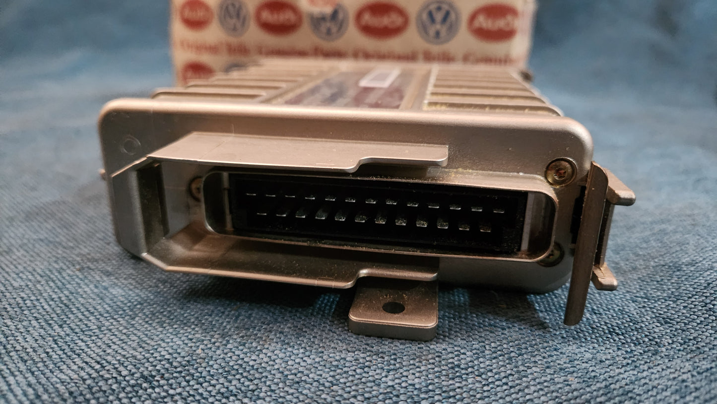 Motorsteuergerät Golf/Jetta2 893907383C Nos I2/F4