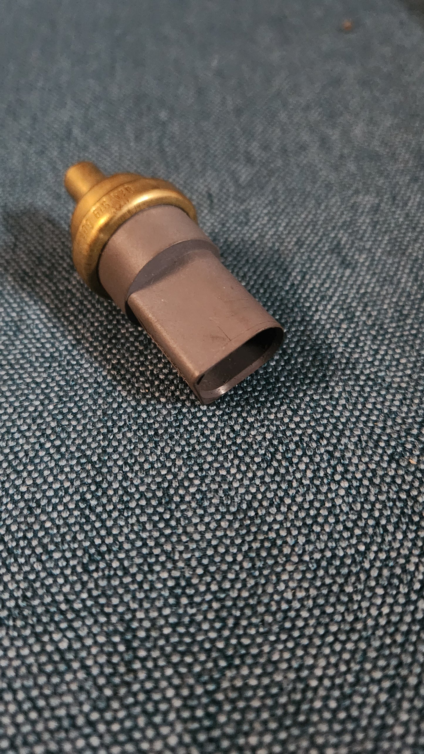 Coolant Temperature Sensor Golf 4/5/Bora/New Beetle/Passat 3C B6/T5 Bus/Fox/Audi/A3/TT 06A919501A NOS M6