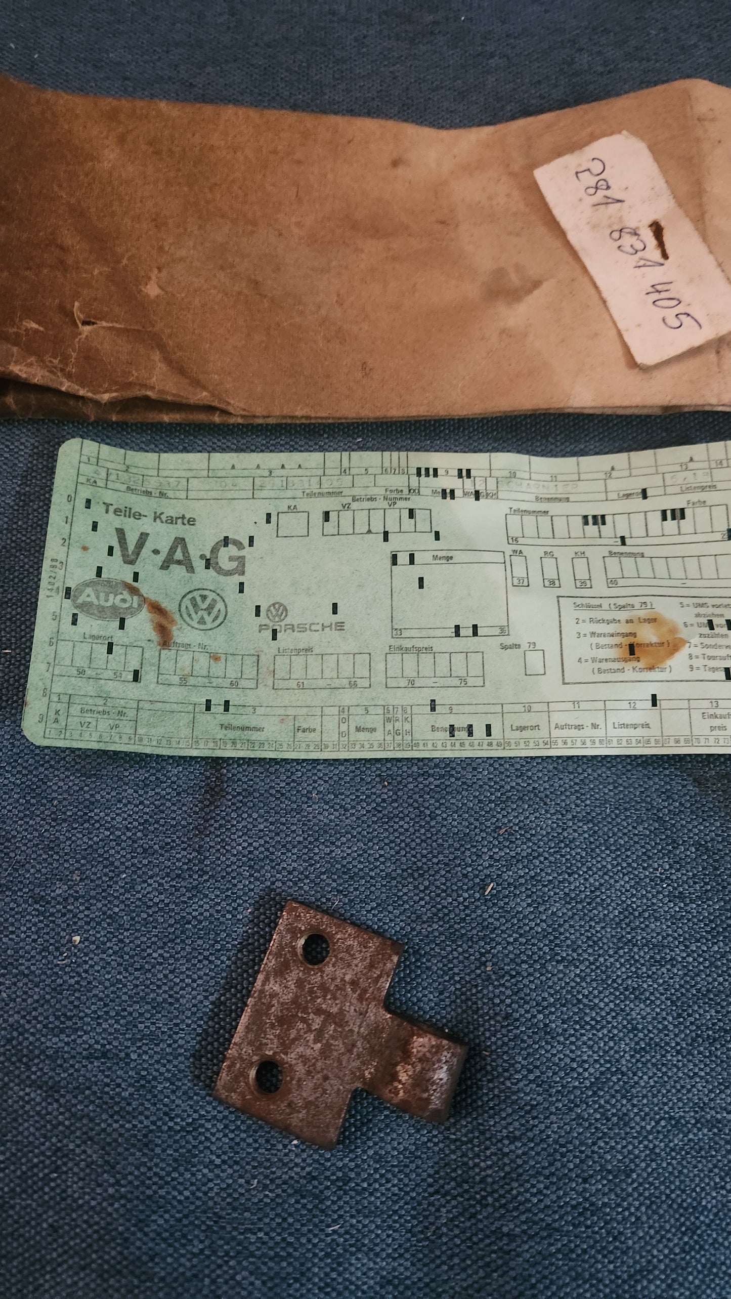 Schanier für LT1 281831405 Nos S4