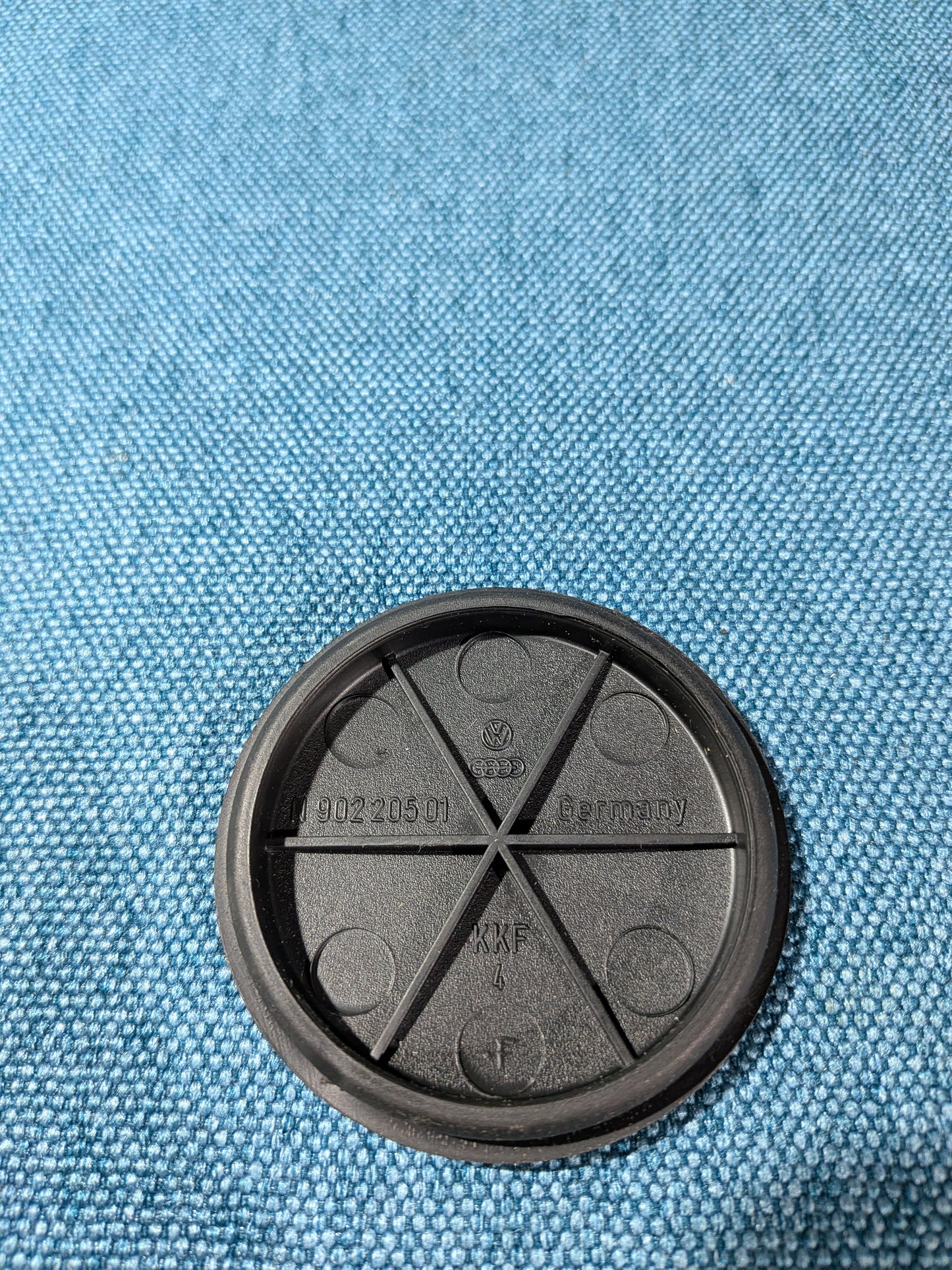 Stopfen Gummi Deckel für Frontblech Golf/Jetta/2/T4 Bus N90220501 NOS A12