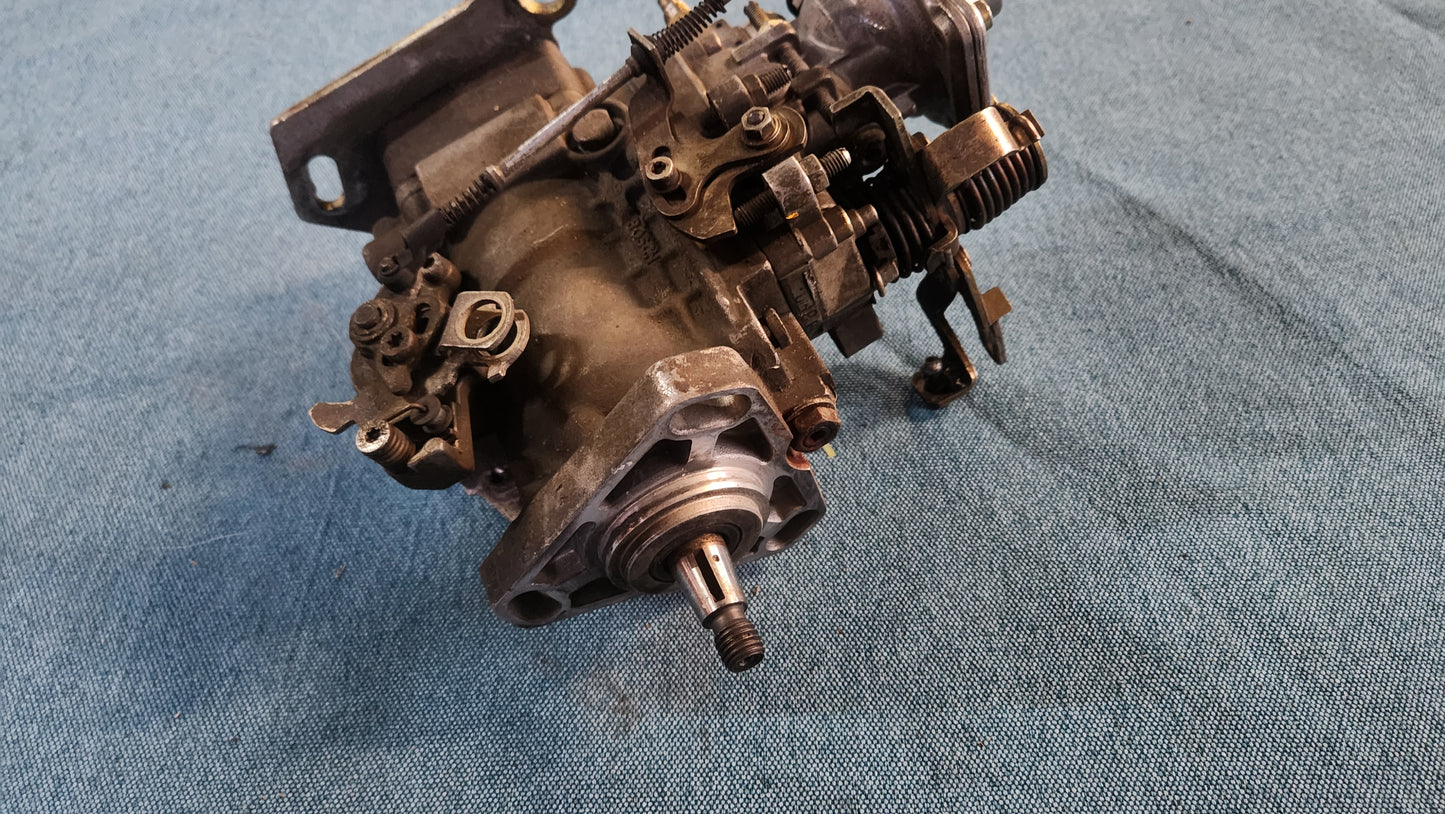 Einspritzpumpe Hochdruckpumpe 1,6TD  Golf/Jetta2 068130110B Gebraucht Q5