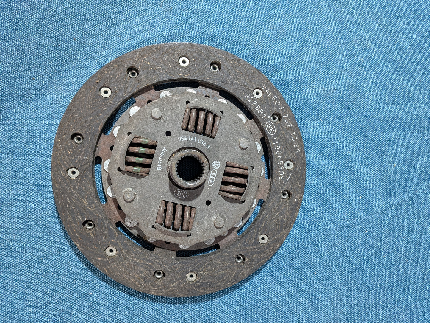 Clutch Disc Caddy 2 9KV/Golf/Jetta/1/2/Passat/B1/B2/B3/Santana/Scirocco/1/2/Audi 80/90/B1/B2 056141033R NOS H9