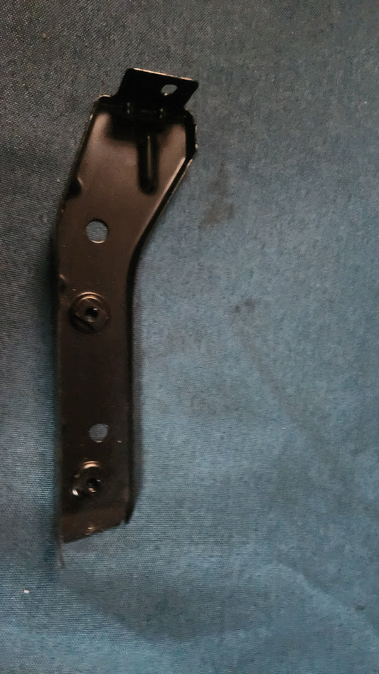 VW Passat 35i B4 Stoßstangenhalter rechts hinten 3A0807332 Nos A3