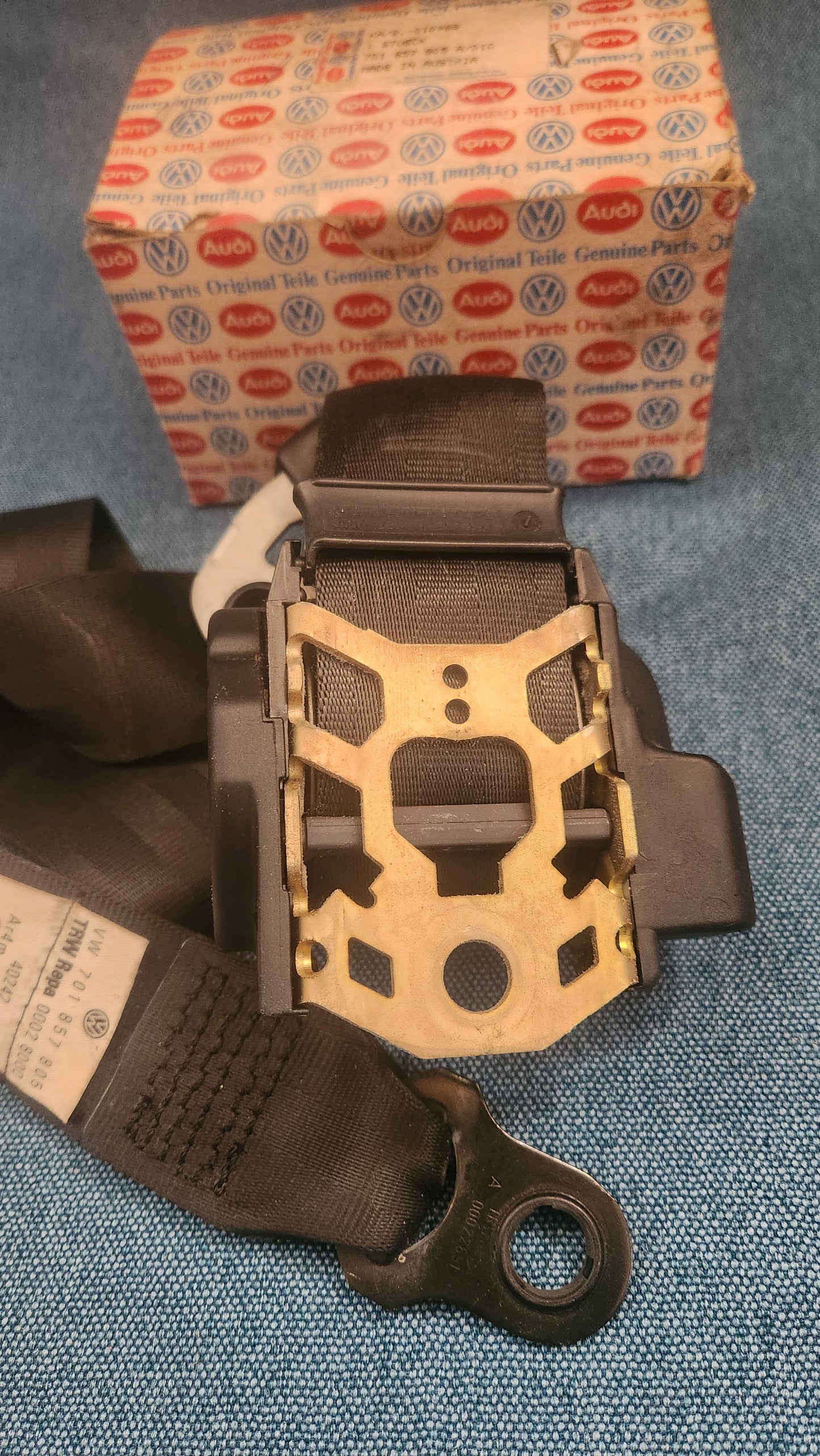 Seat belt T4 Bus 701857805A NOS M5