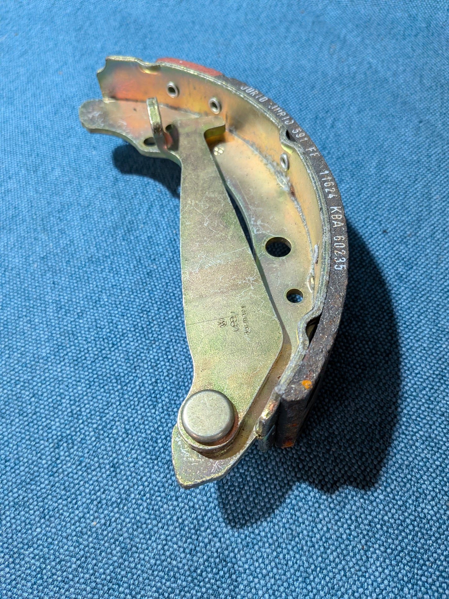 Bremsbacke Passat/B3/B4/Golf/Jetta/2/3/Vento/Caddy/14D/2 9KV/Audi 80 B4/100/200/C2/C3/C4 357609528 NOS A15