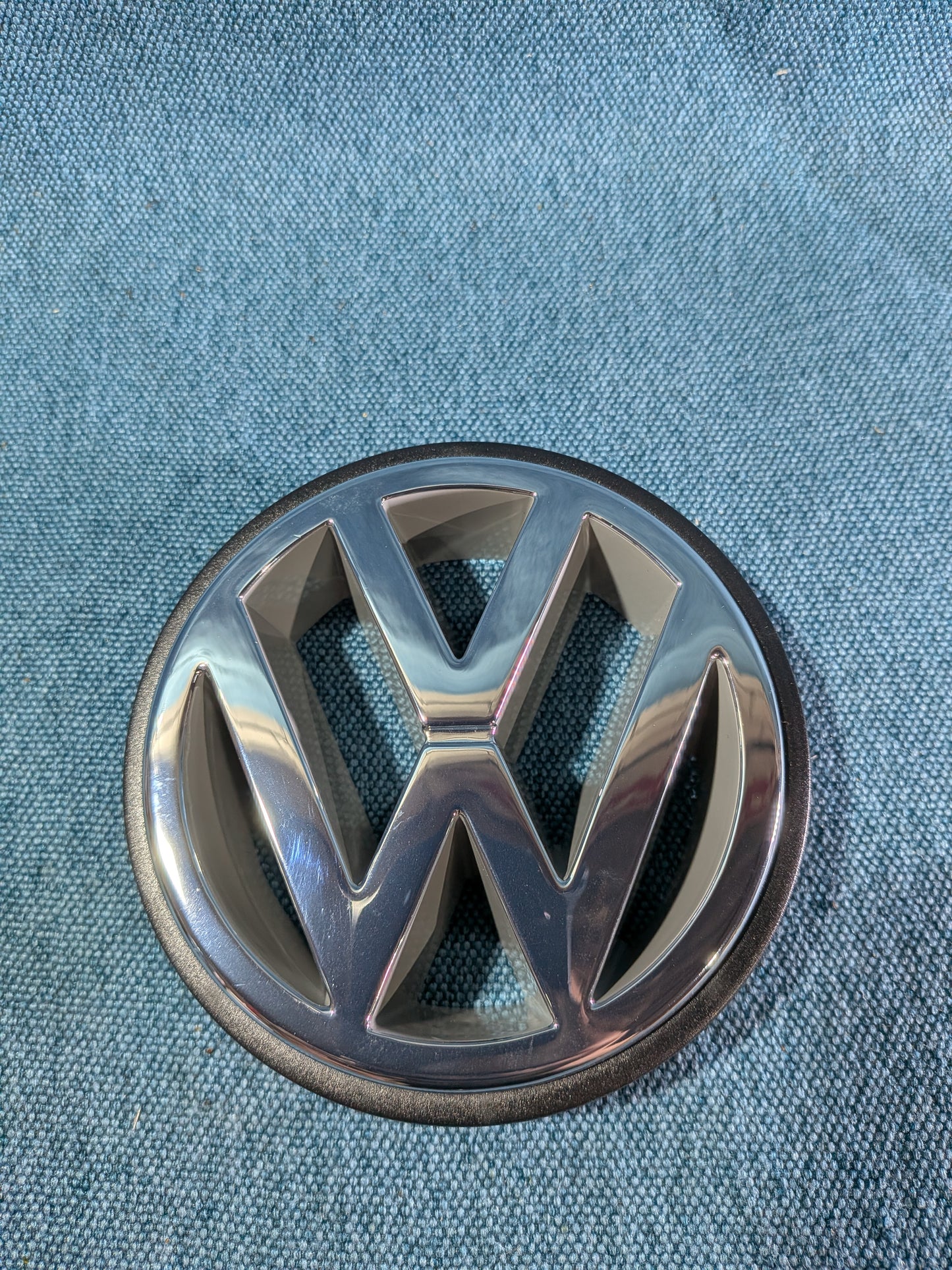 VW Emblem Chrome Grille T4 Bus 3A0853600 NOS C7
