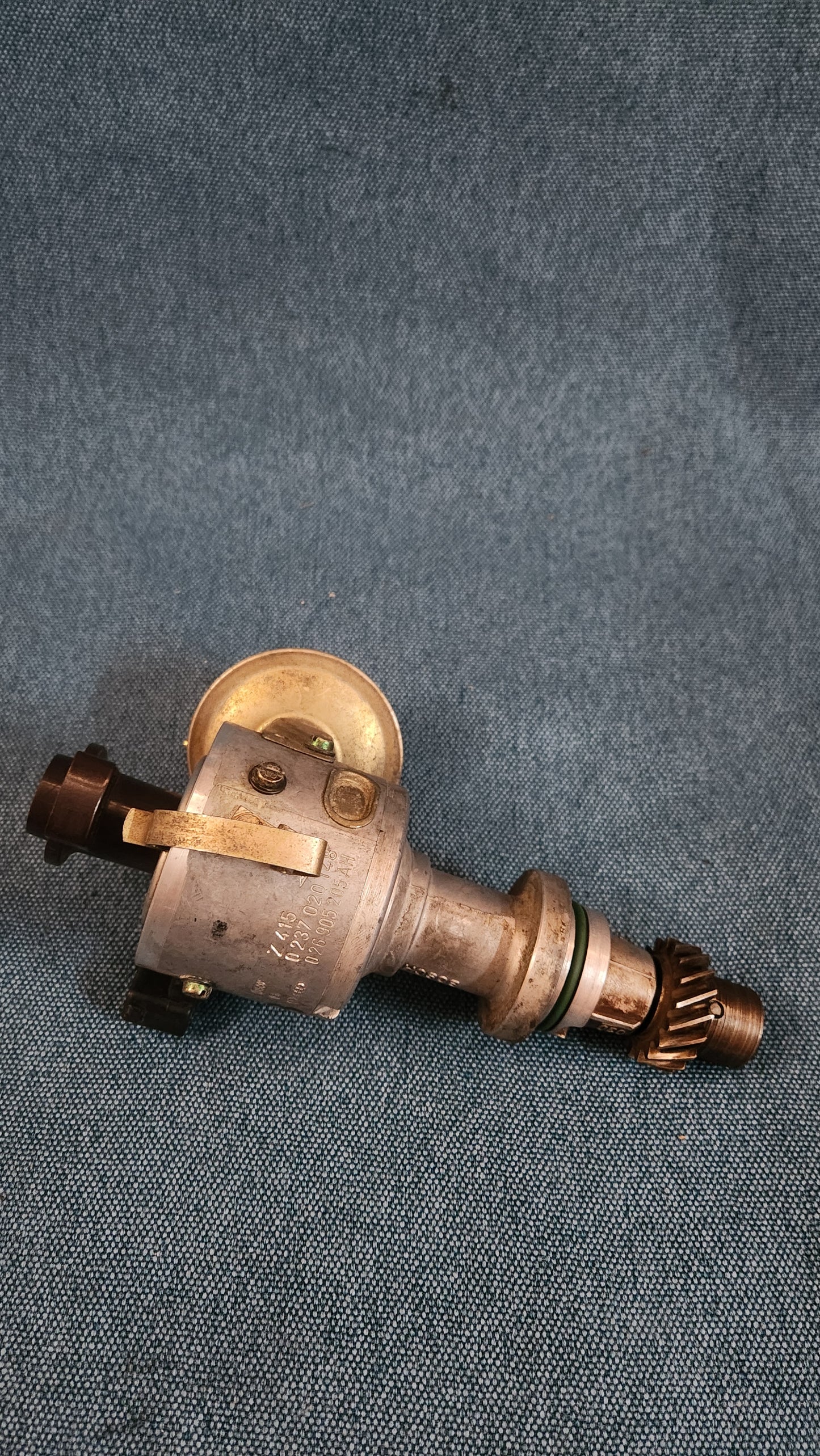 Zündverteiler Audi 80/90/Typ 81/85/100/Typ 43/B2/C3/Scirocco 2/Golf/Jetta 2 1,6L/1,8L  026905205AH Gebraucht F1