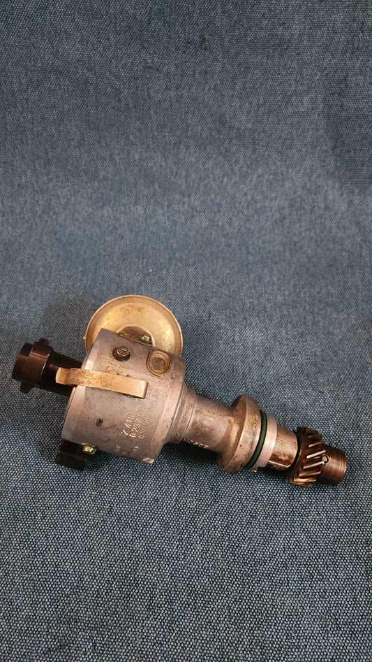 Zündverteiler Audi 80/90/Typ 81/85/100/Typ 43/B2/C3/Scirocco 2/Golf/Jetta 2 1,6L/1,8L  026905205AH Gebraucht F1