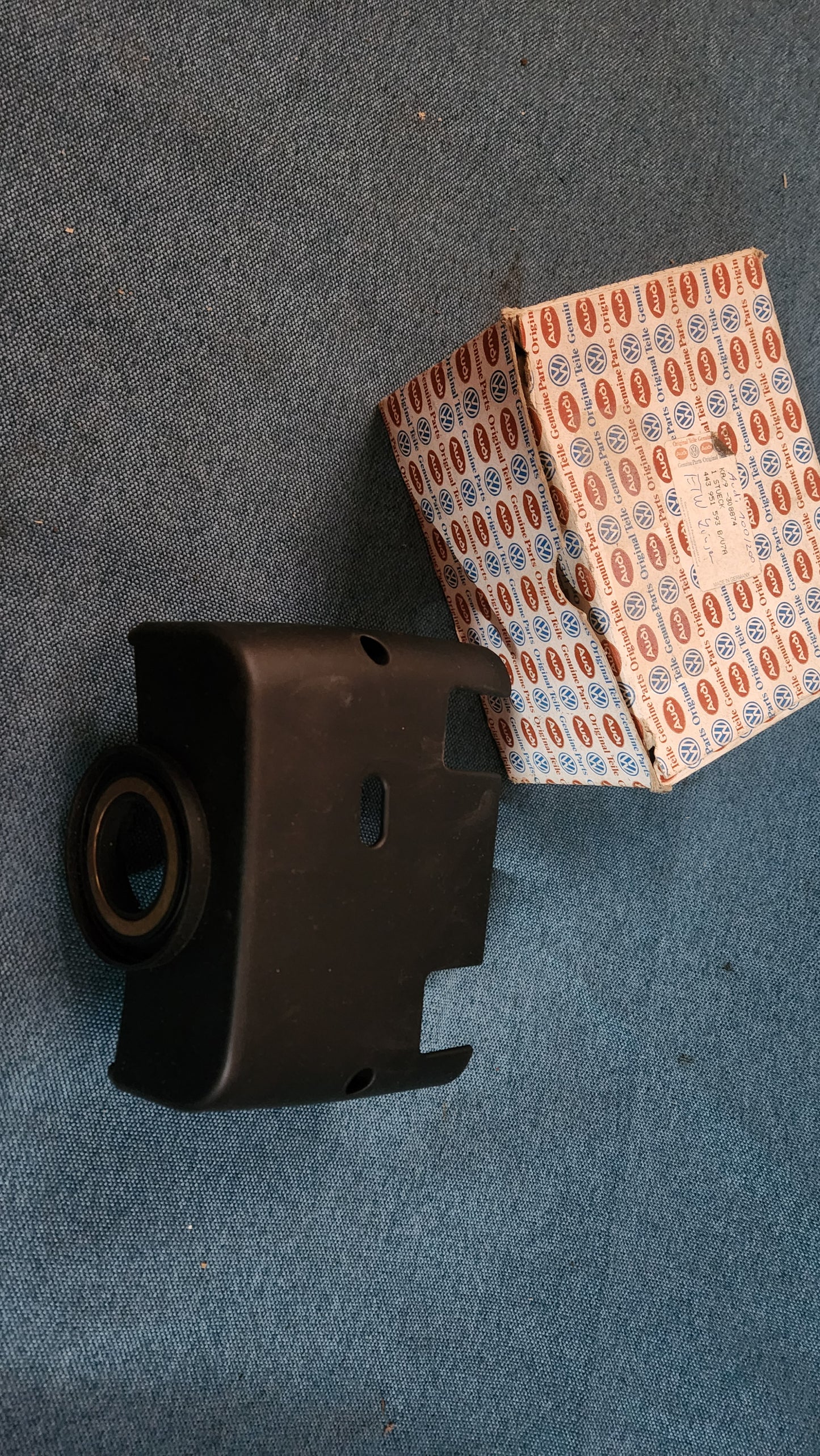 Audi 100/200/Type 44/V8/D11 Steering Column Cover Lower Section 443953516 Nos A3