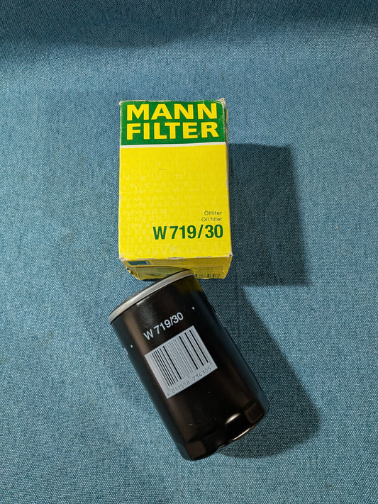 Ölfilter Mann 719/30 Golf/3/4/5/Plus/T4/T5 Bus/New Beetle/Passat/B4/3B/BG/Vento/Bora/Caddy/2 9KV/3/Corrado/Polo/6N/9N/Audi 80/B3/B4/100/200/C4/A3 8P/A4/B5/B6/B7/A6/C4/C5/A8 4D2/Cabriolet/Coupe/TT/Quattro 1JM115561BZ NOS/Neu B9