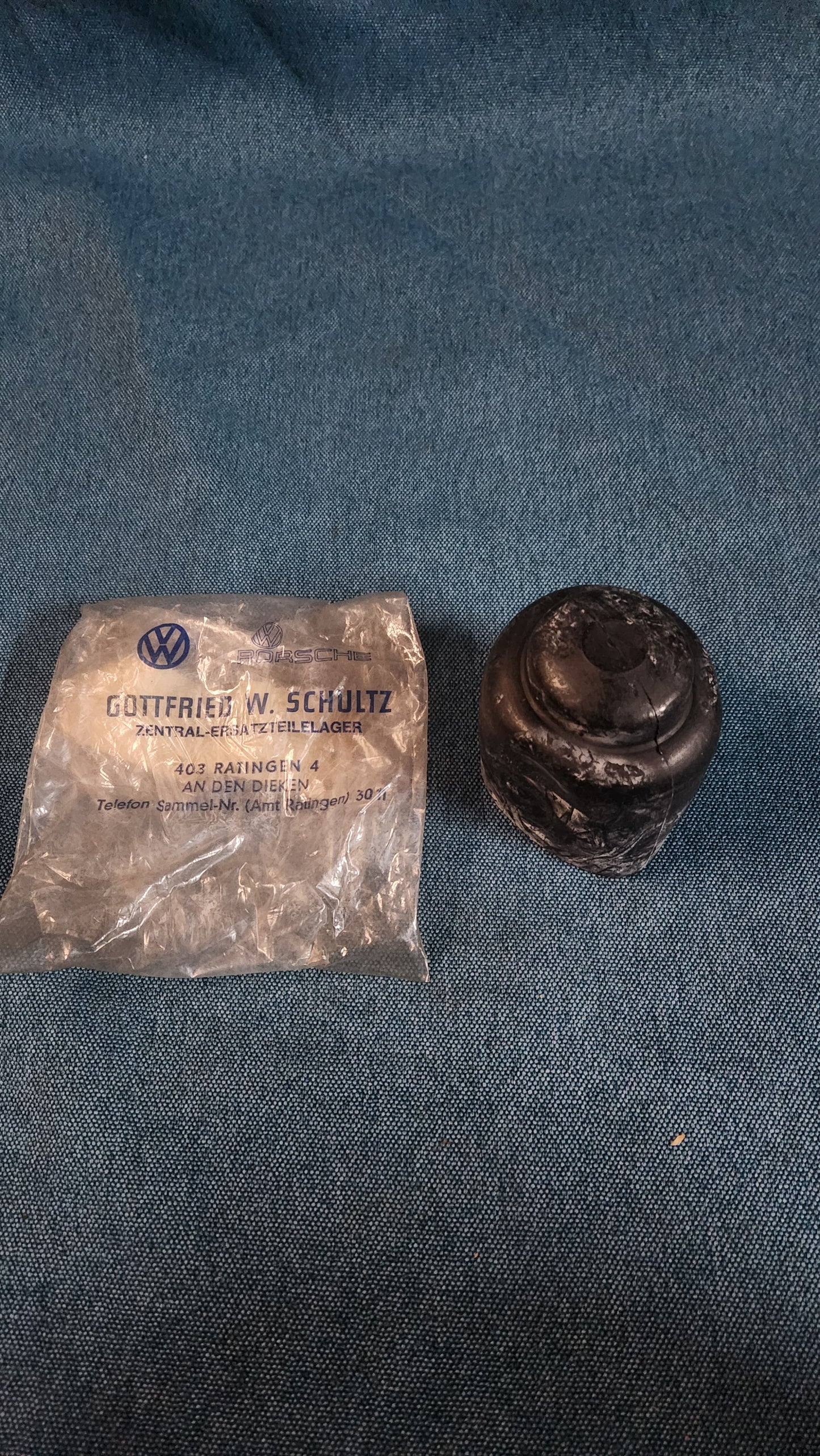 Schutzkappe Klappscheinwerfer Porsche 924/944 477941387 Nos L8