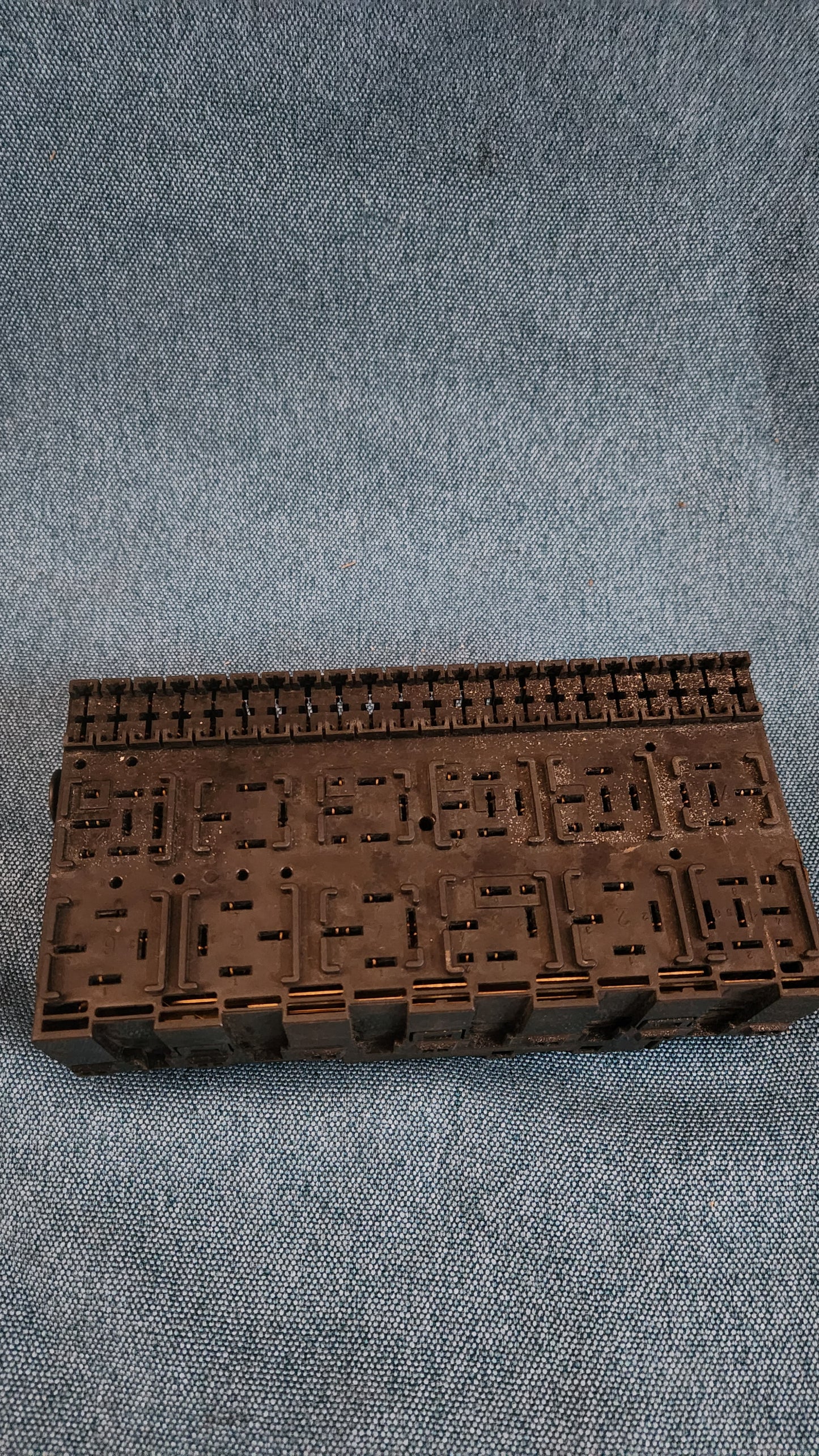 Fuse Box Golf3/4/Cabrio/Vento/Passat 35I B3/T4 Bus 357937039 Nos F9