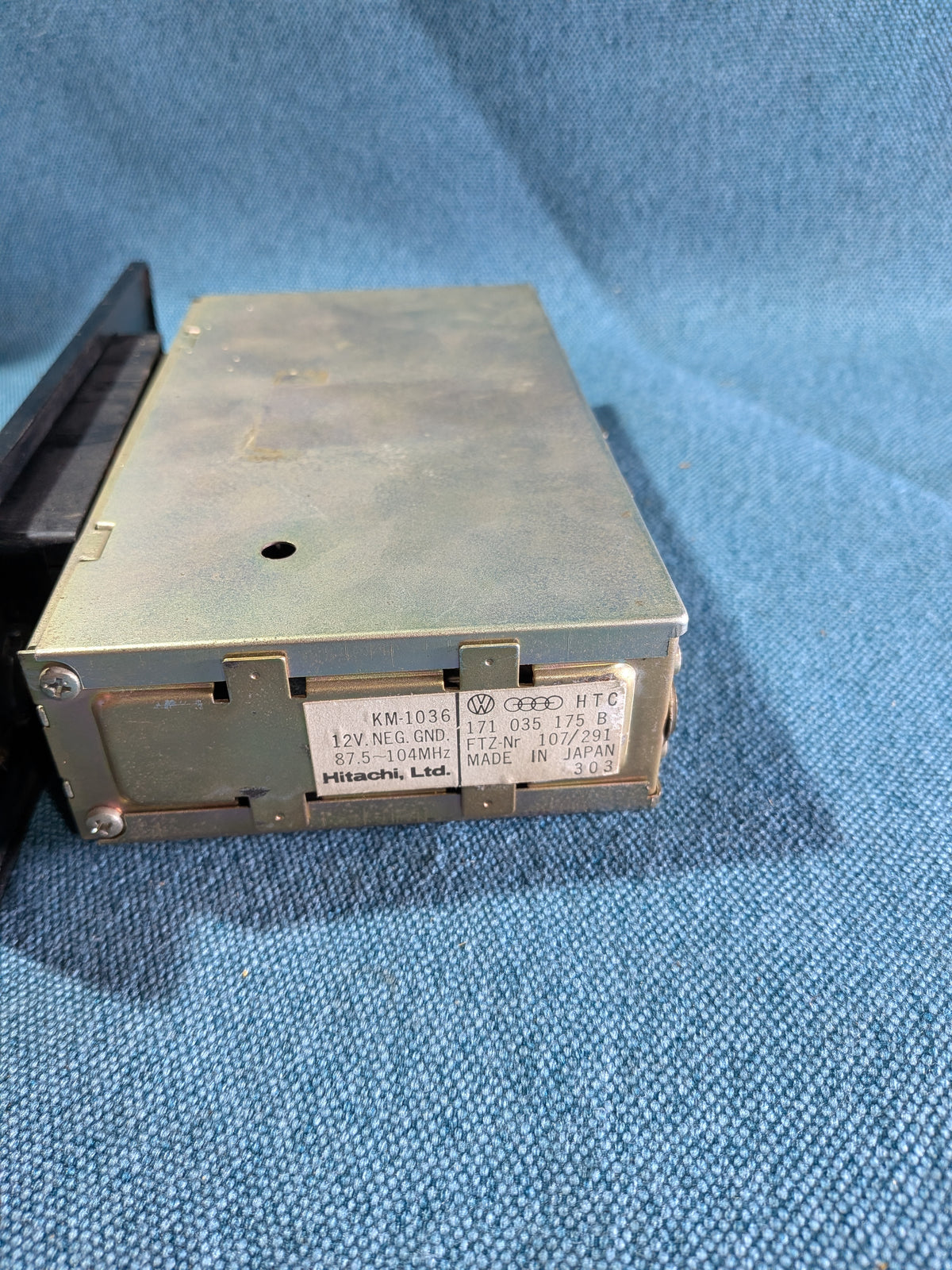 Radio Hitachi KM-1036 171035175B Used E11