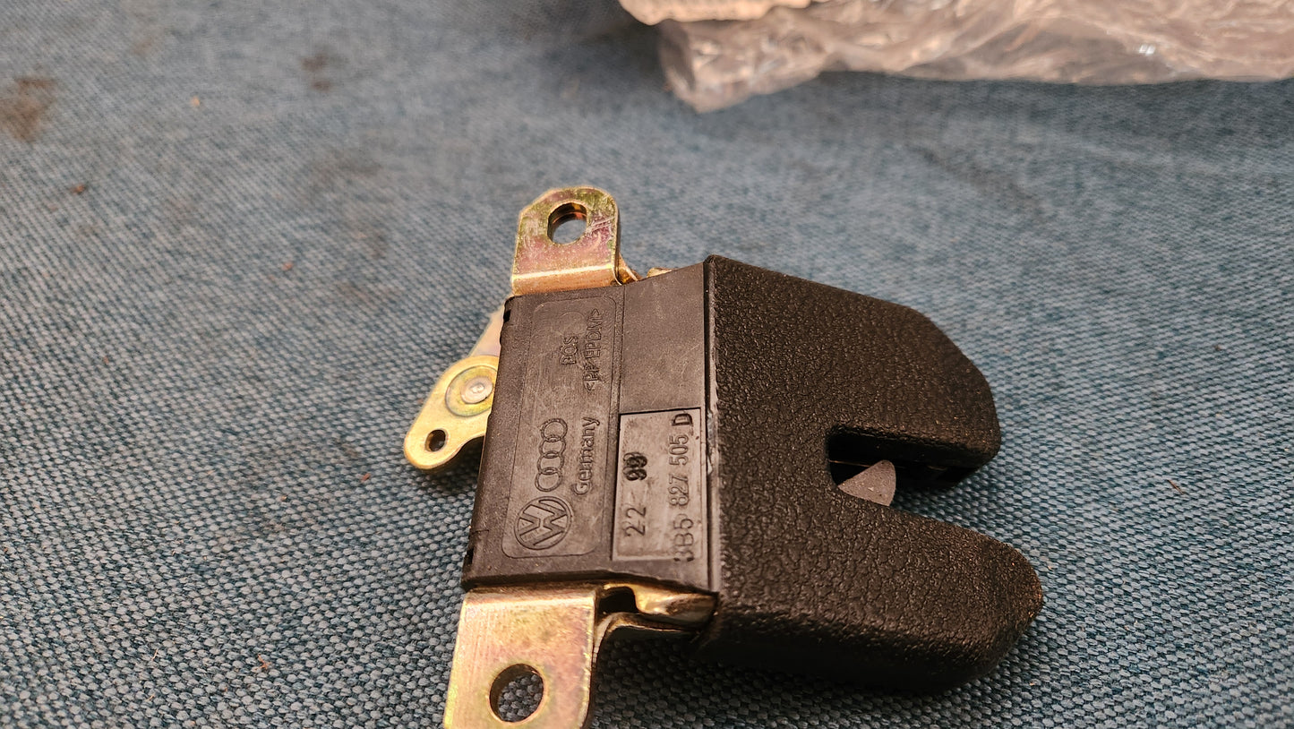 Passat 3B/BG tailgate lock 3B5827505D Nos A3