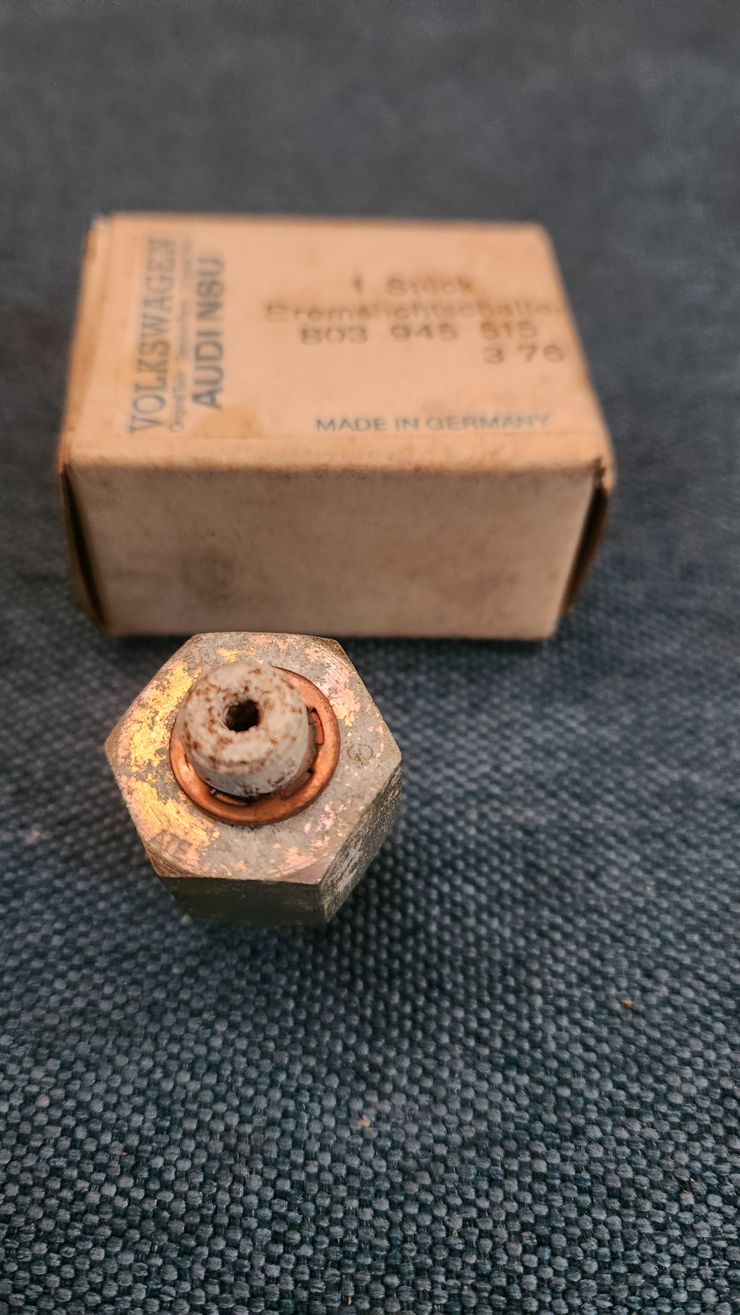 Audi 80 B1 Passat B1 Audi 100 C1  Bremslichtschalter 803945515 Nos E4