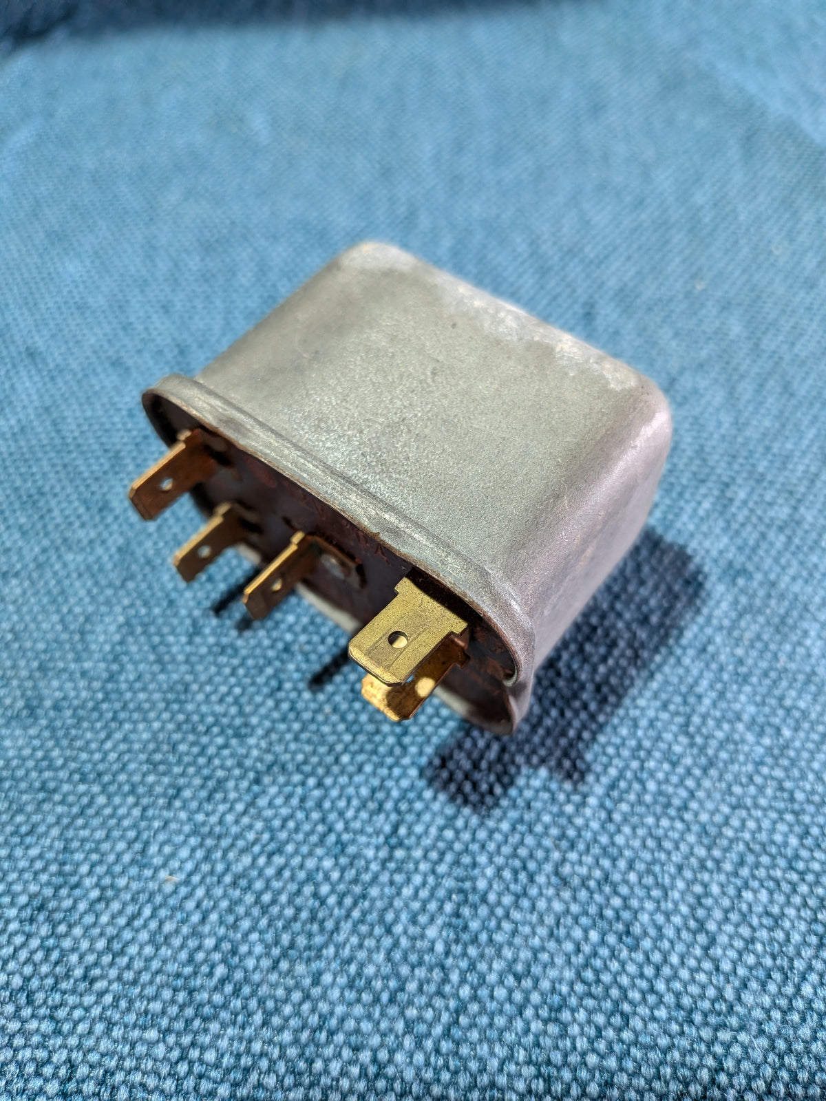 Fuel pump relay Type 3/Type 4/Karmann Ghia/T1/T2 Bus/Beetle/Porsche 914 311906061 Used B16