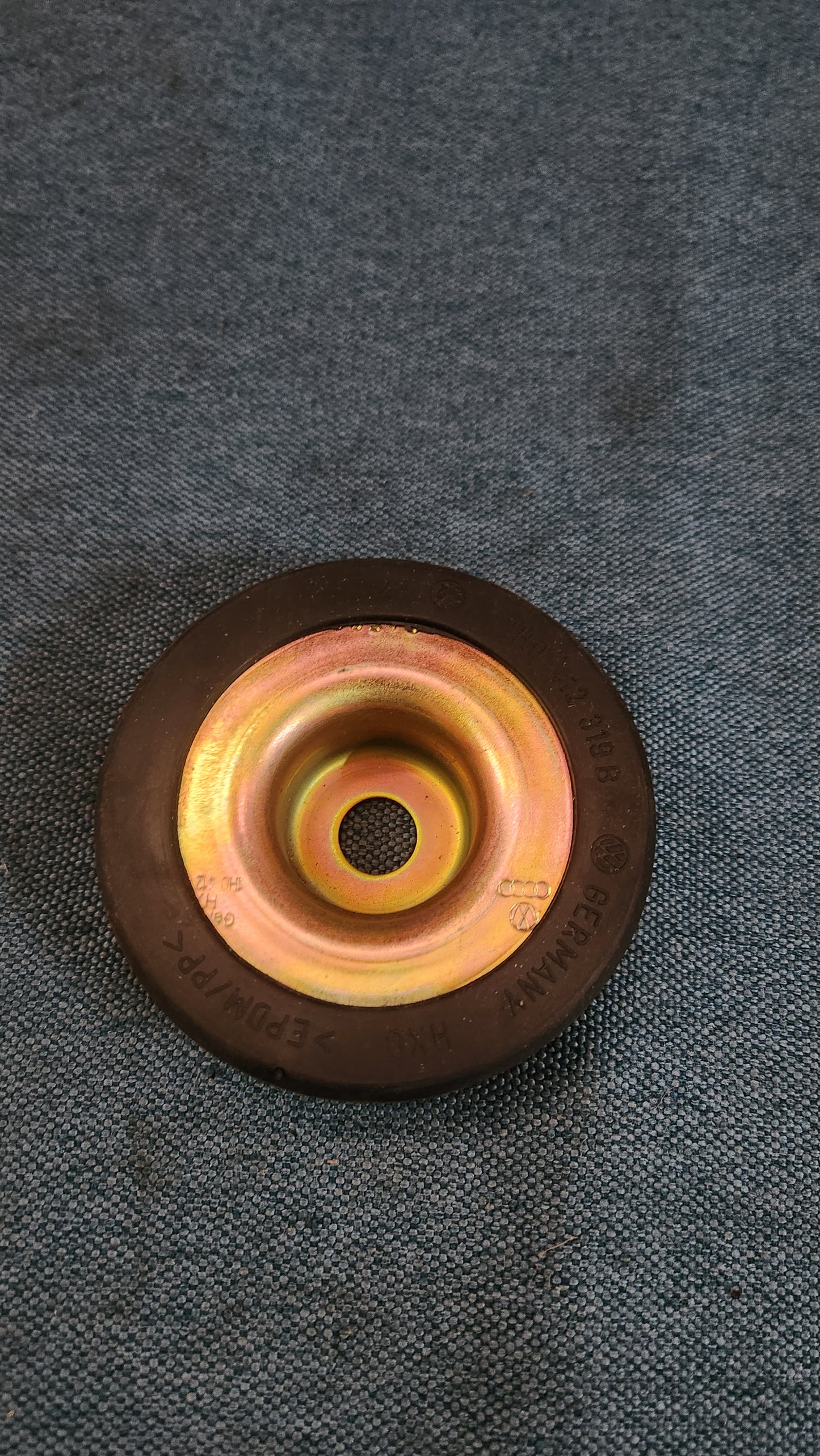 Anschlag Fahrwerk Federbeinlager Golf 2/3/Jetta2/PassatB3/Polo6n/Vento 1H0412319B Nos I4