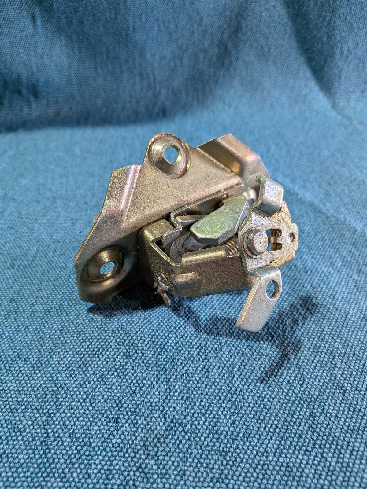 Heckklappeschlass Passat 32B B2 331827505E NOS B16