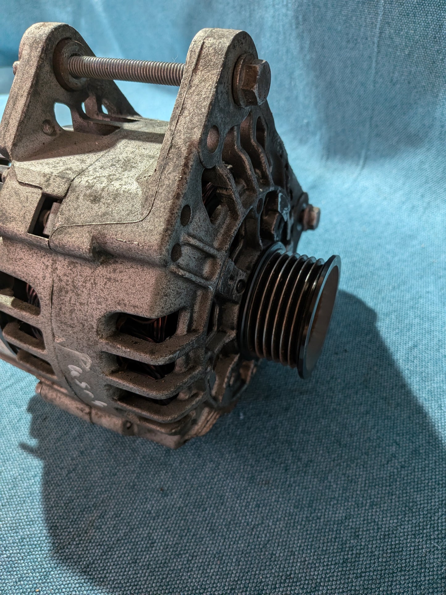 Lichtmaschine Polo/9N/6R/Fox 03D903025J Gebraucht A17