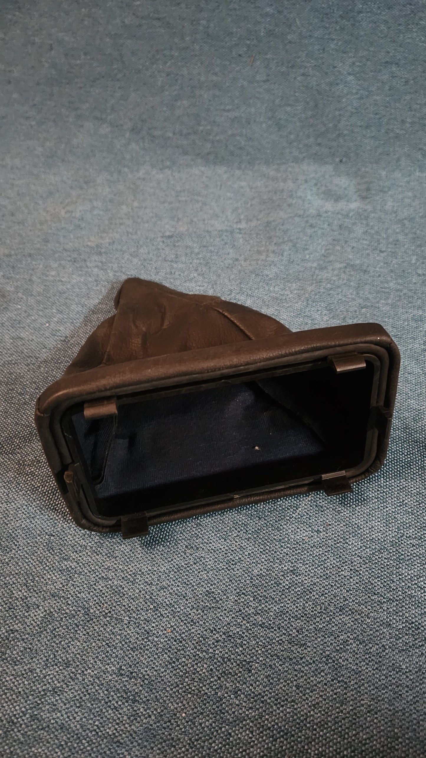 Gearshift boot leather Passat 32B B2/Polo 86C 321711113C Nos G5
