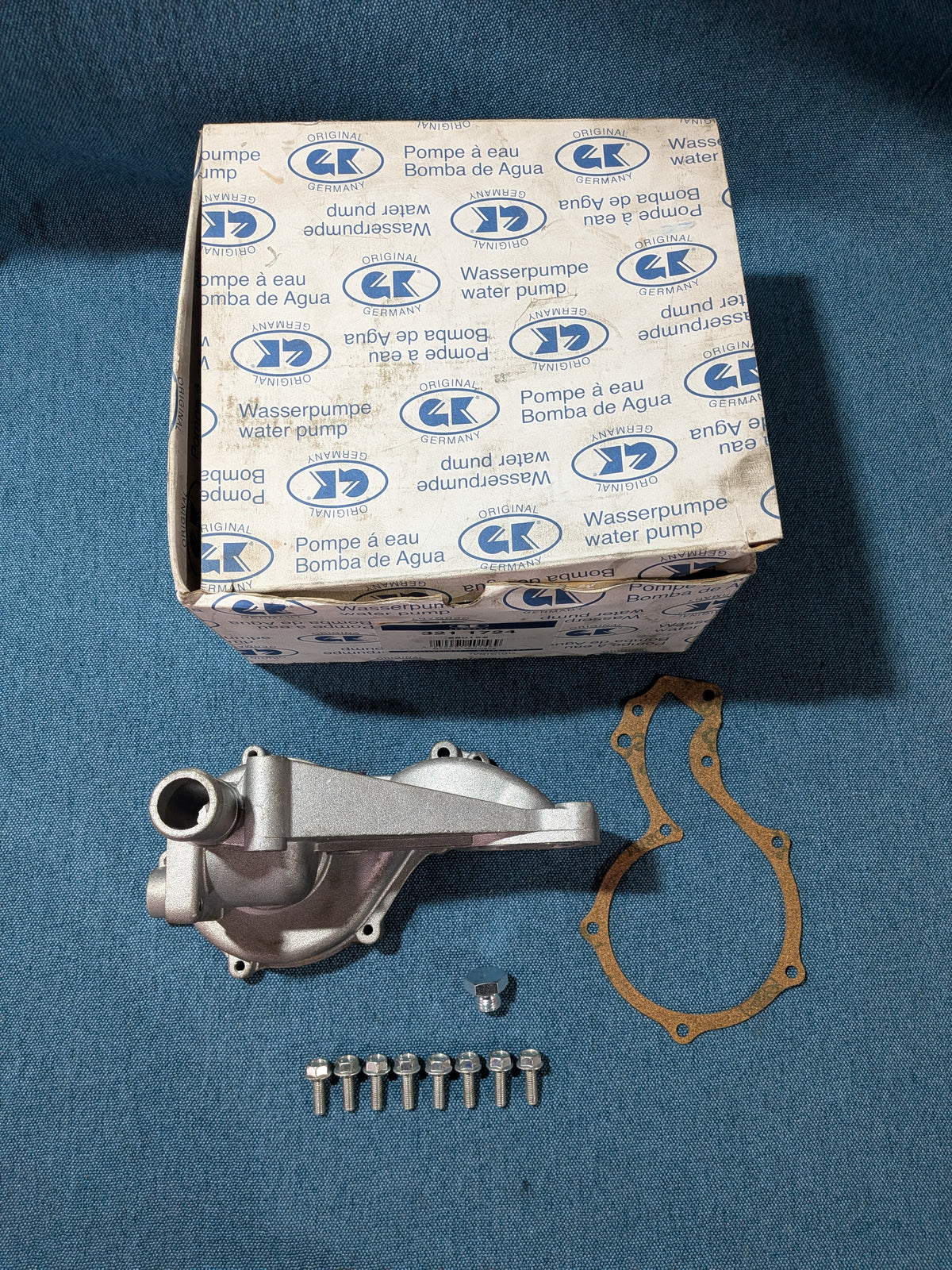 Water pump housing CK 3211724 Passat/3B/BG/Audi A4 B5/A6/C4/C5/Cabriolet 50121010X NOS/New D10