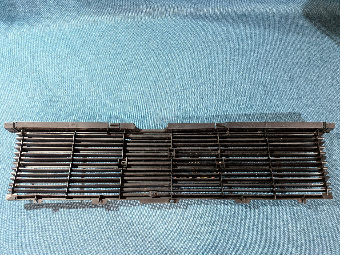 Kühlergrill Audi 80 Typ 81/85 B2 811853655 Gebraucht A4