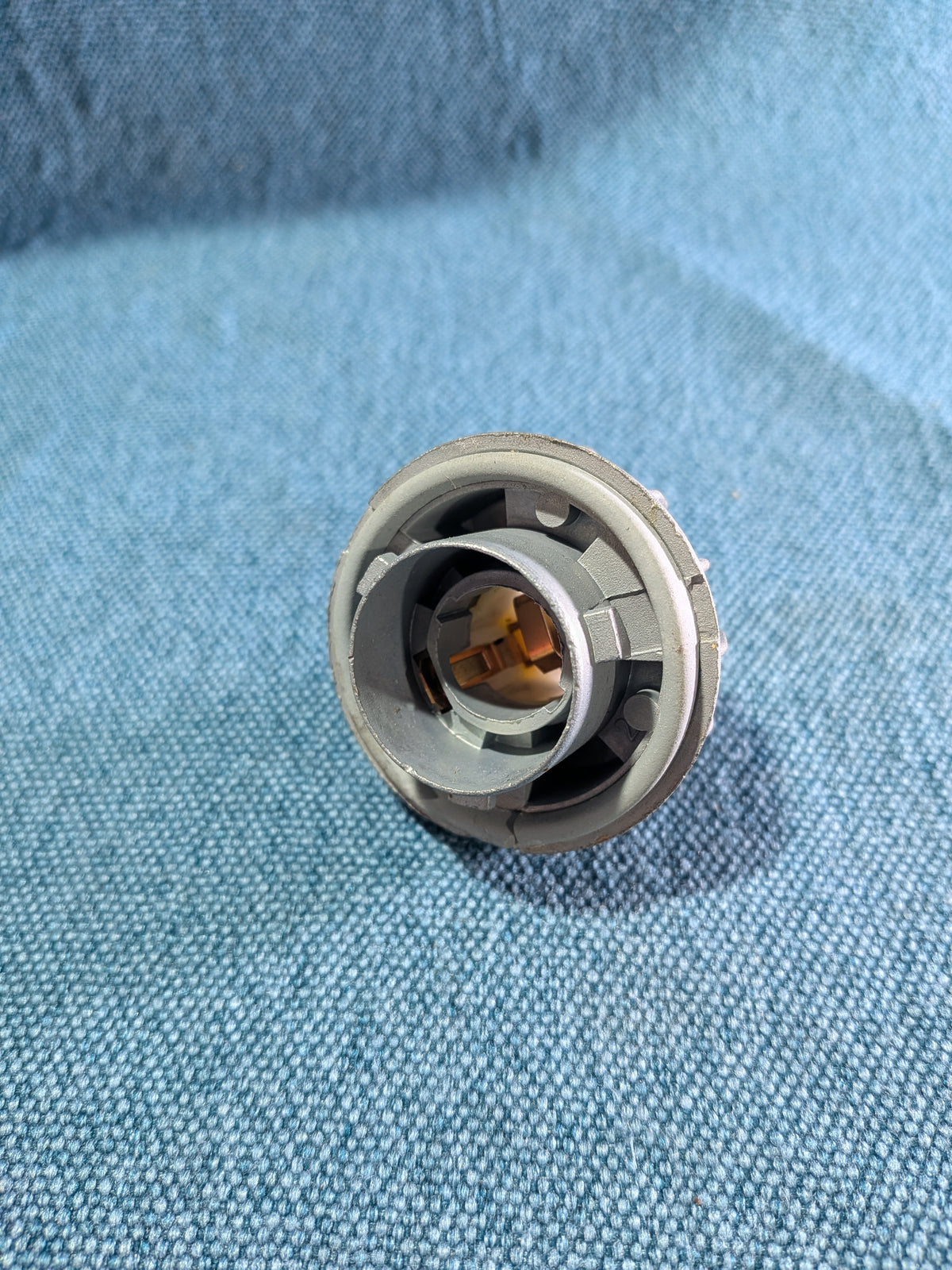 Luuchthalter Audi/100 C2 gebraucht B18