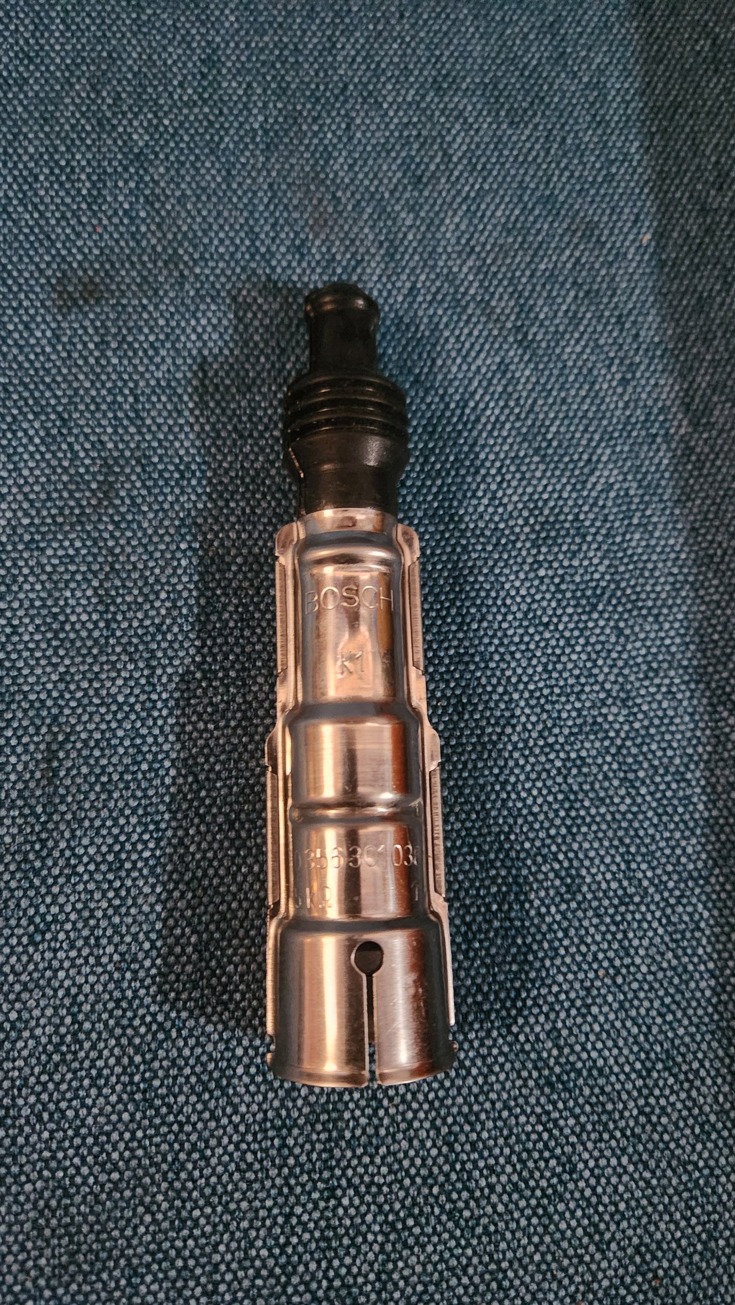 Spark Plug Connector Bosch Golf/Jetta/Scirocco/1/2/3/Vento/Caddy14D/Derby/Caddy 2 9KV/LT1/Passat/B3/B4/Polo/86C/6N/T4 Bus/Audi 80/90/B3/B4/100/200/A6/C3/C4 0356301036 New Old Stock/New M8