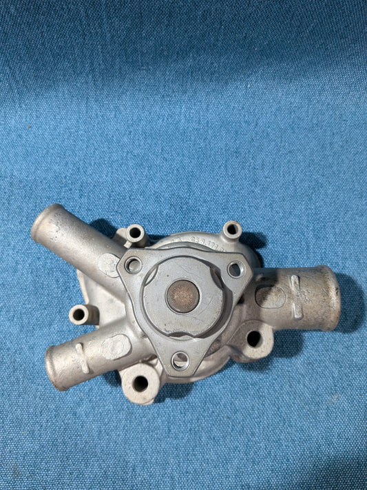 Water pump 4 cylinder 1.8/1.9L Audi 100 C1 059121013 Used F4