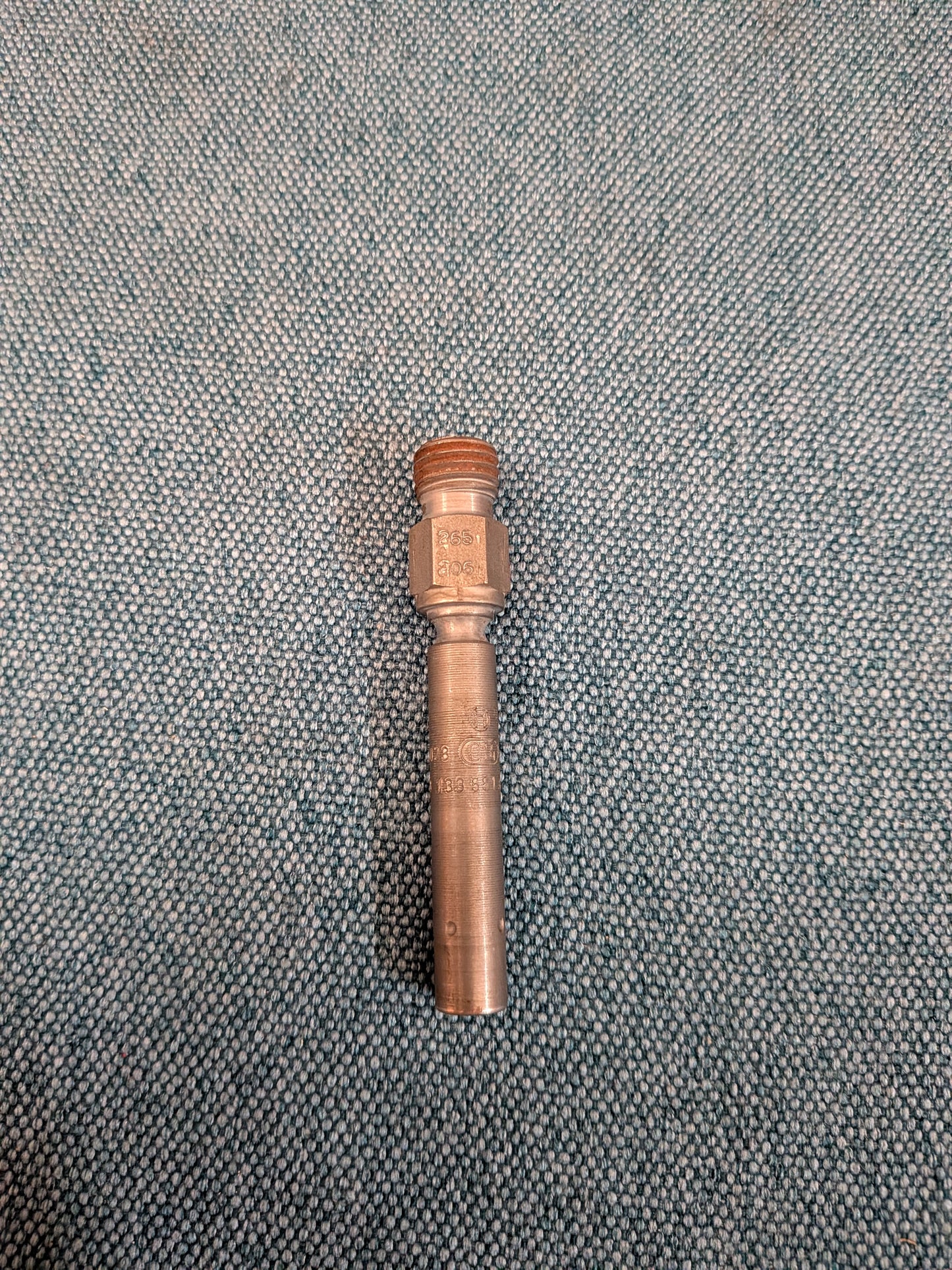 Einspritzventil für K-Jetronic EG/DX M12 x 1,5 Golf/Jetta/1/Caddy 14D/Scirocco/1/2 049133551A NOS