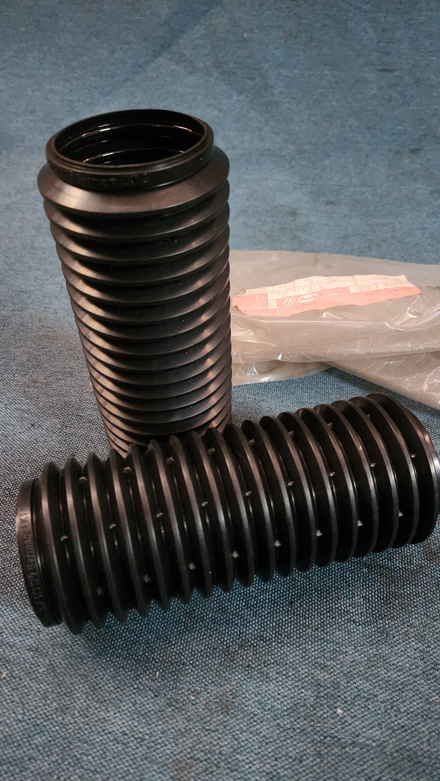 Faltenbalg Satz Stoßsdämpfer Golf3/4/Passat3B/BG/A3/A4B5/Corrado/Vento/Polo6N 357413175 Nos F6