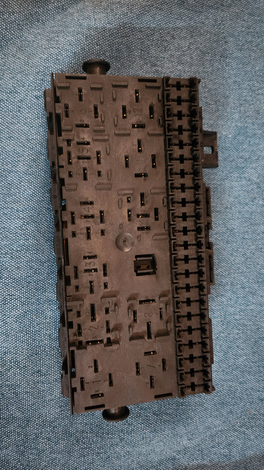 Fuse box Golf/Jetta/Scirocco/1/Passat B1/T3 Bus 171941813D Nos F6