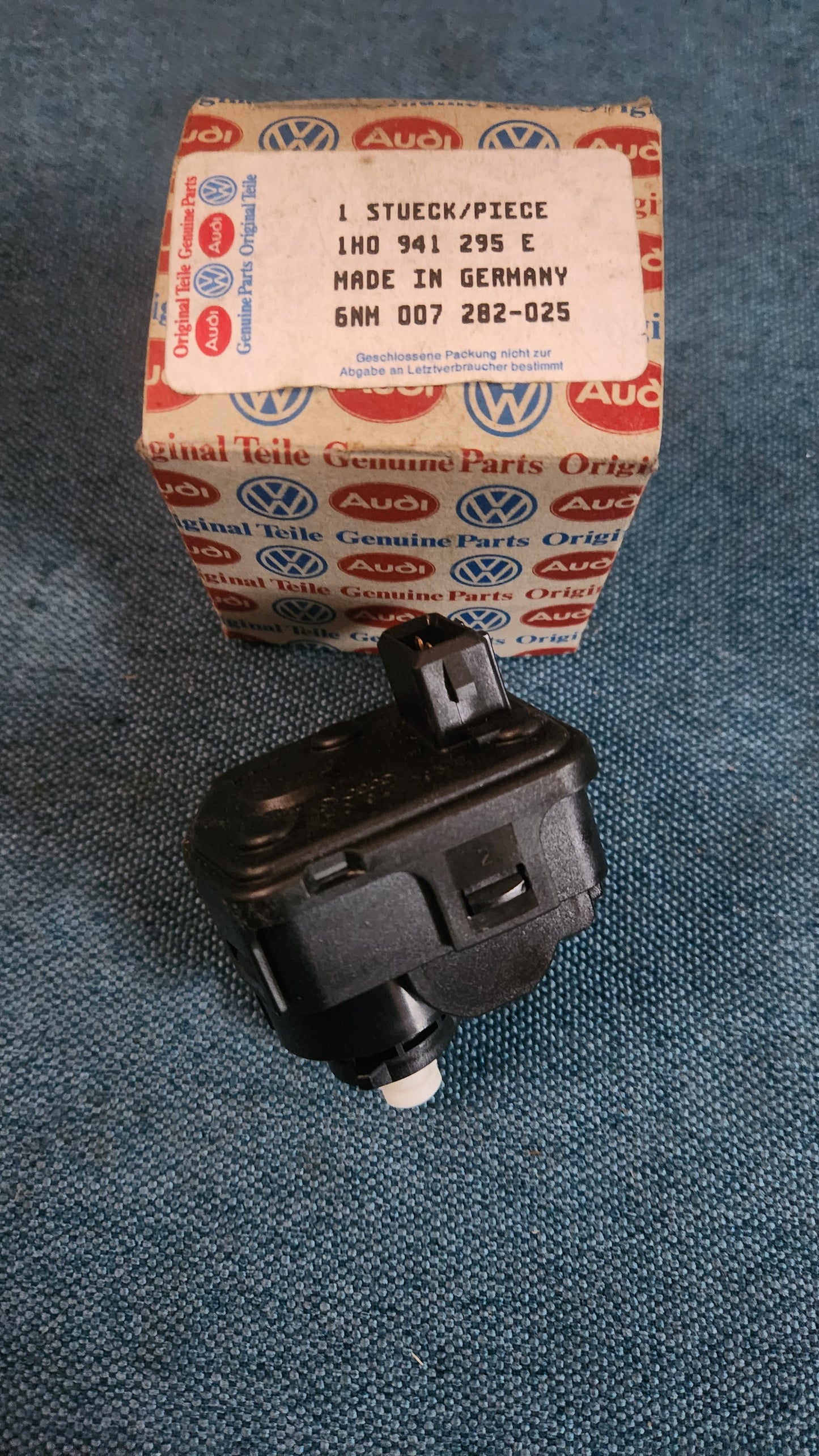 Headlight range control actuator for Golf 3/Vento/Audi 80 B4/Passat B4/T4/100/200/A6/C4/A4 B5 1H0941295E Nos I5