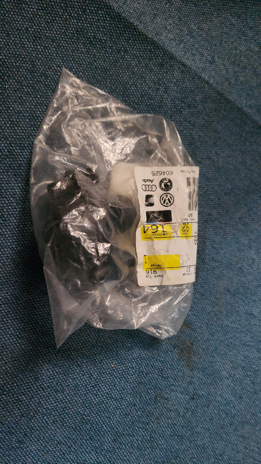 Passat B3/B4 Golf 3 Vento Anschlagpuffer für Heckklappe Nos B2