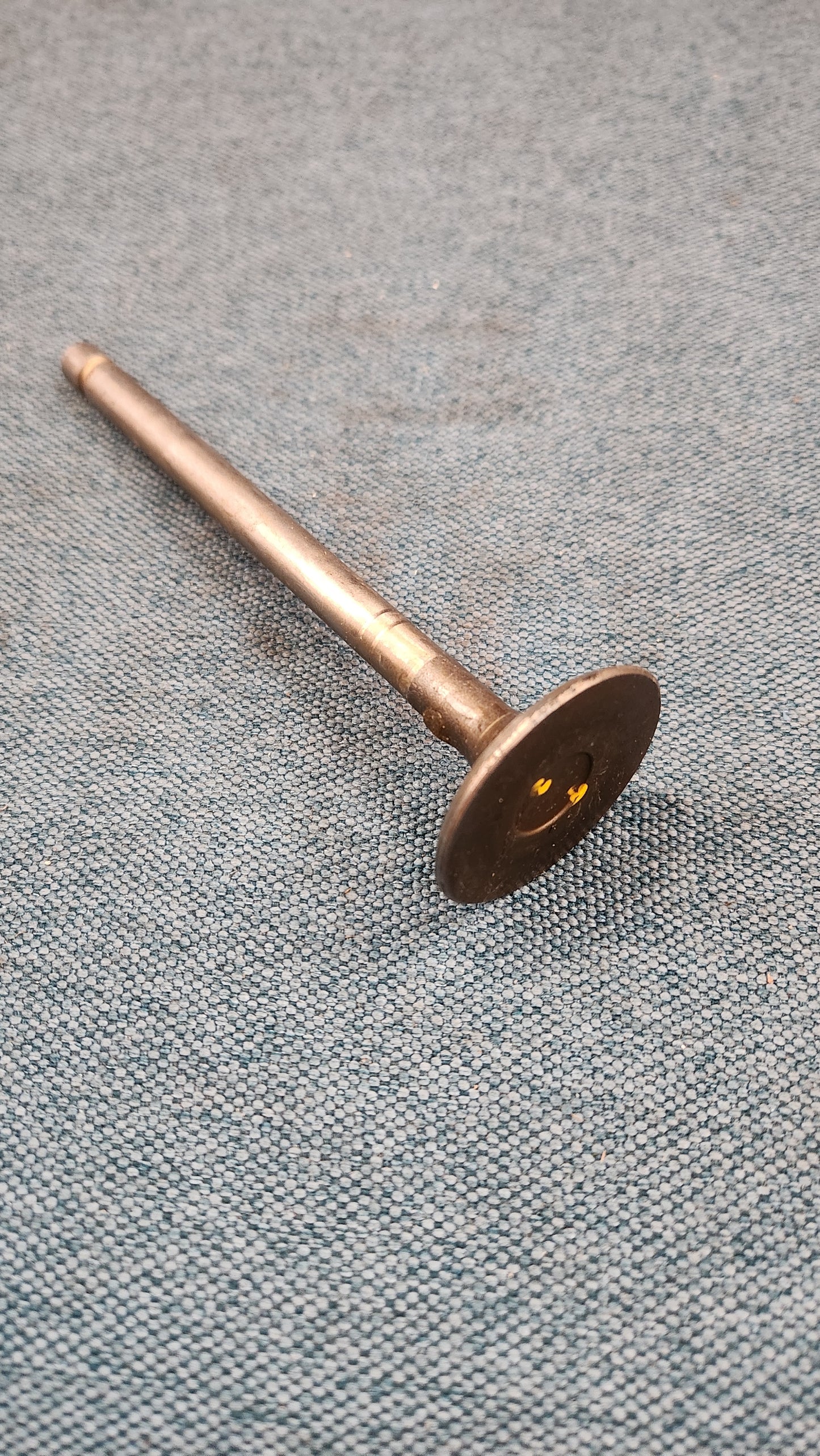 Einlassventil Porsche 924  046109601A Nos J7