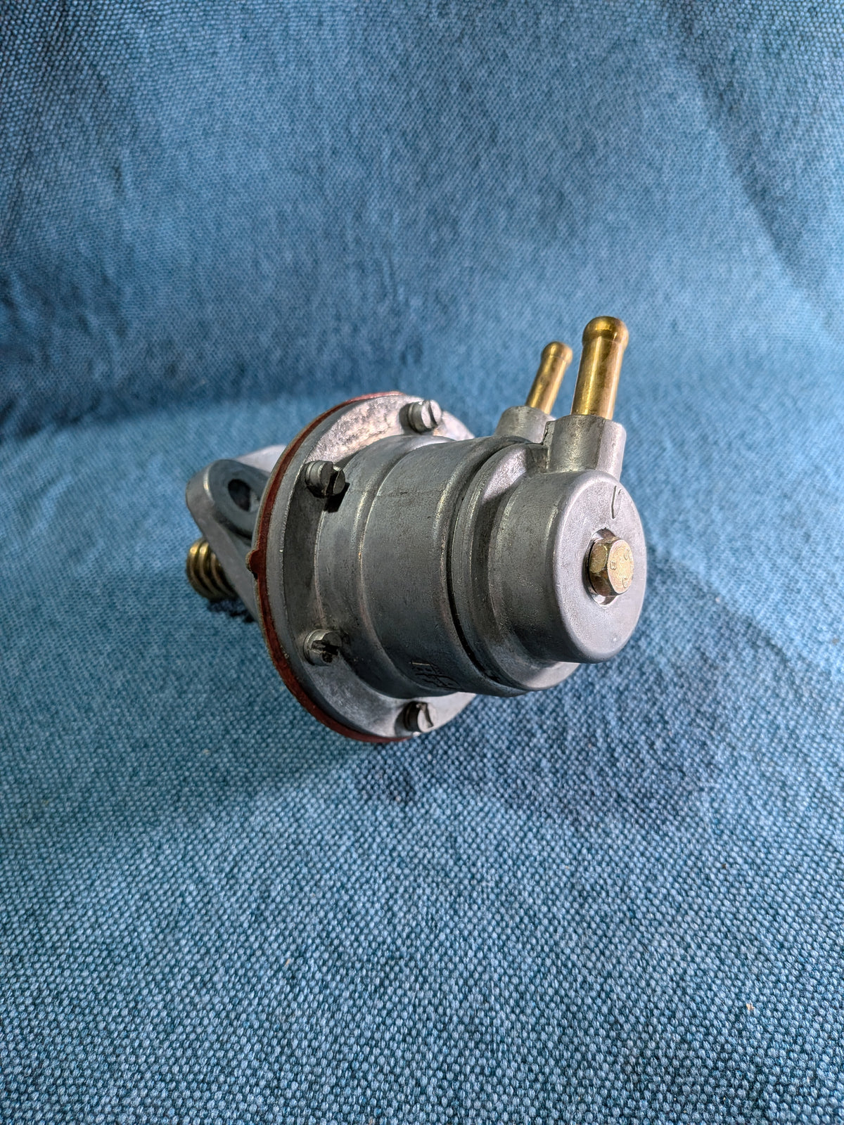 Kraftstoffpumpe für Vergaser 0,9L bis 1,3L Caddy14D/Golf/Jetta/1/2/Passat/B1/B2/Scirocco/1/2/Derby/Polo/1/86C/Audi 50 052127025J NOS F9