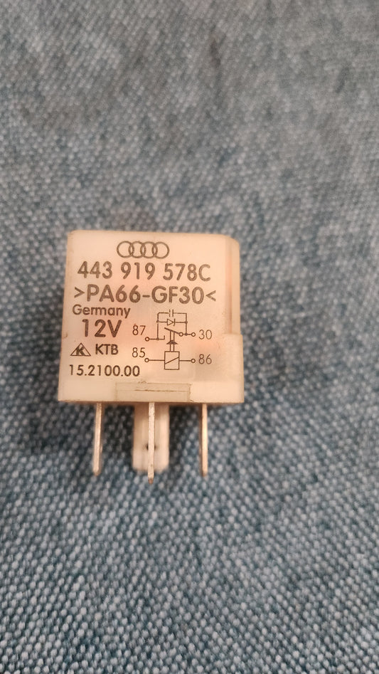Relais Magnetkupplung 267 Audi 80/90/B3/B4/100/A6/C3/C4/A4 B5 443919578C Gebraucht M8