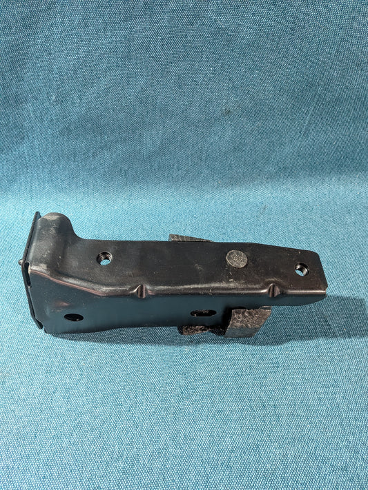 Bumper Bracket Front Left Passat B4 35I 3A0807133C NOS F8