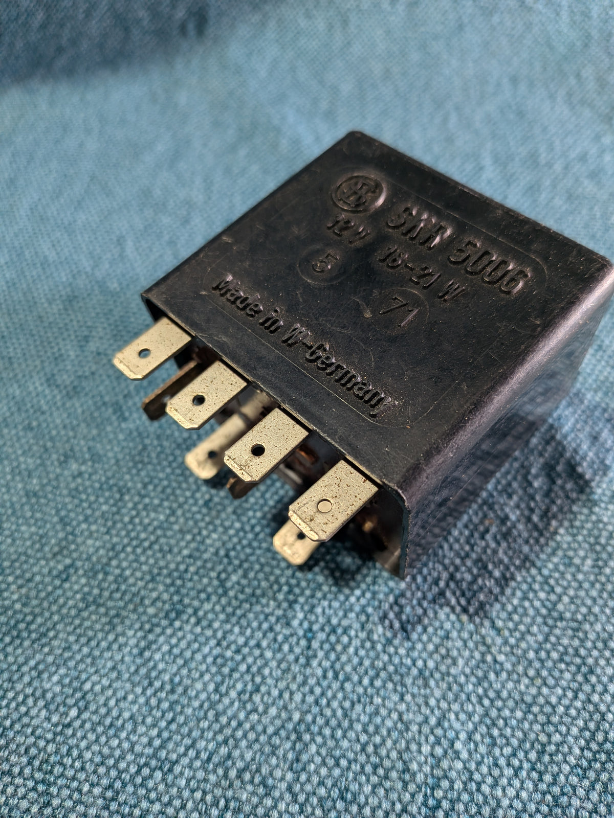 Turn signal relay for trailer operation SKR5006 T1/T2 Bus/Beetle/Type 3 111953211 Used B18