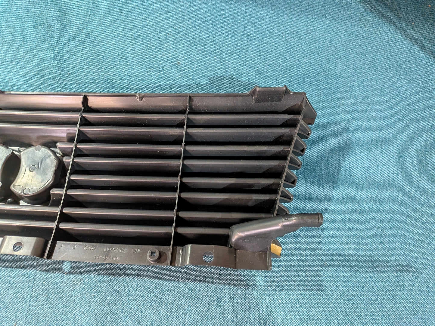 Radiator Grille Chrome Audi 100/200 C3 Typ44 443853655 NOS A4