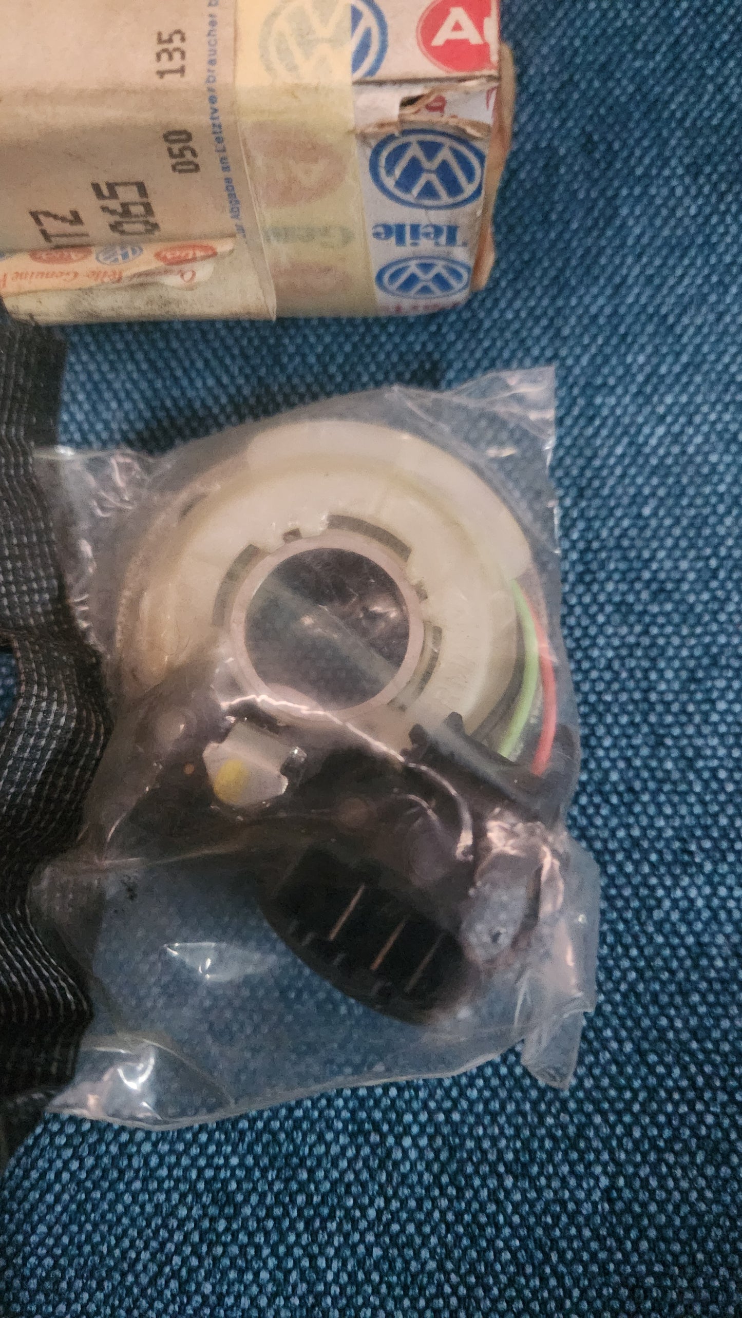 Hallgeber Golf1/2/Jetta1/2/Caddy14D/Scirocco2/Passat B2/B3/T3 Bus/Audi 80/90/B2/B3/B4/100/C3 035998065 Nos G5