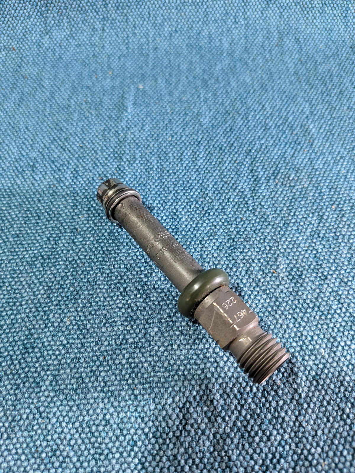 Fuel injector for K-Jetronic M12x1.5 Caddy14D/Golf/Jetta/1/2/Passat B2/Scirocco 2/Audi 80/90/B2/100/200/C2/C3 026133551 Used B8