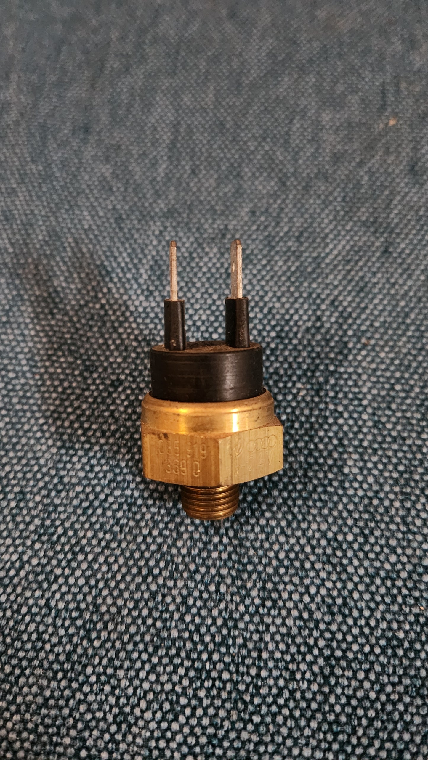 Coolant Temperature Sensor Thermoswitch 2 Pin White Golf/Jetta/1/2/Passat B1/B2/T3 Bus/Polo86C/Scirocco 2 035919369D Nos L7