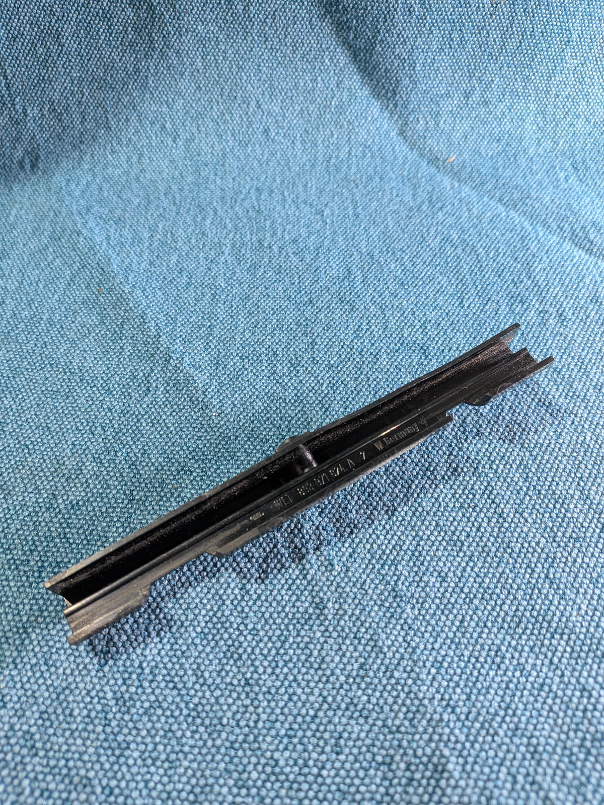 Kabelkanal Kabelféierung Passat B2/Audi 80/B3/B4 893971824A Gebraucht I9