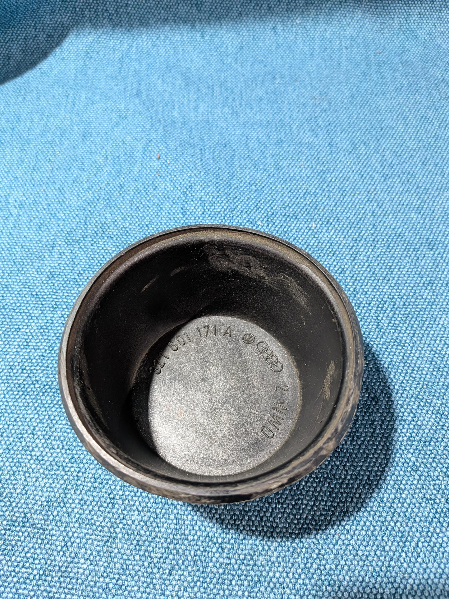 Radkappe/Nabendeckel für Stahlfelge Golf/Jetta/1/2/Caddy14D/Derby/Passat/B1/B2/Polo/1/86C/Santana/Scirocco/1/2 321601171A Gebraucht A9