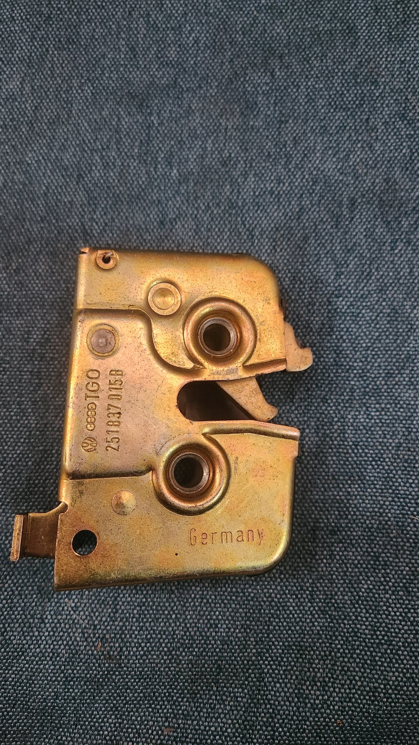 T3 Türschloss 251837015B Nos I9